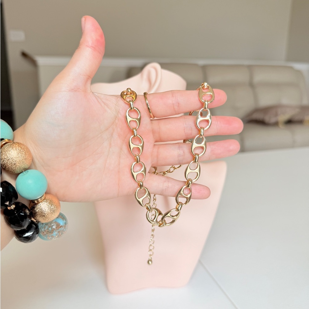 Gold Link Chain Necklace - Women's Fashion Jewelry - Picture 5 of 8